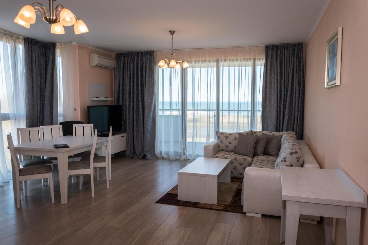 Long Beach Resort シュコルピロフツ エクステリア 写真