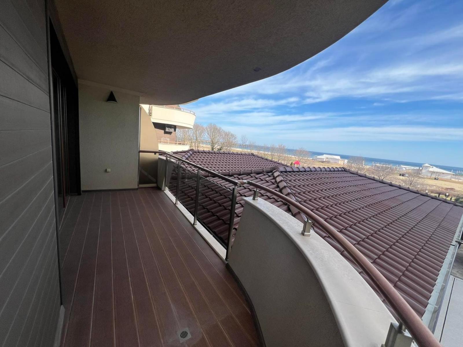 Long Beach Resort シュコルピロフツ エクステリア 写真