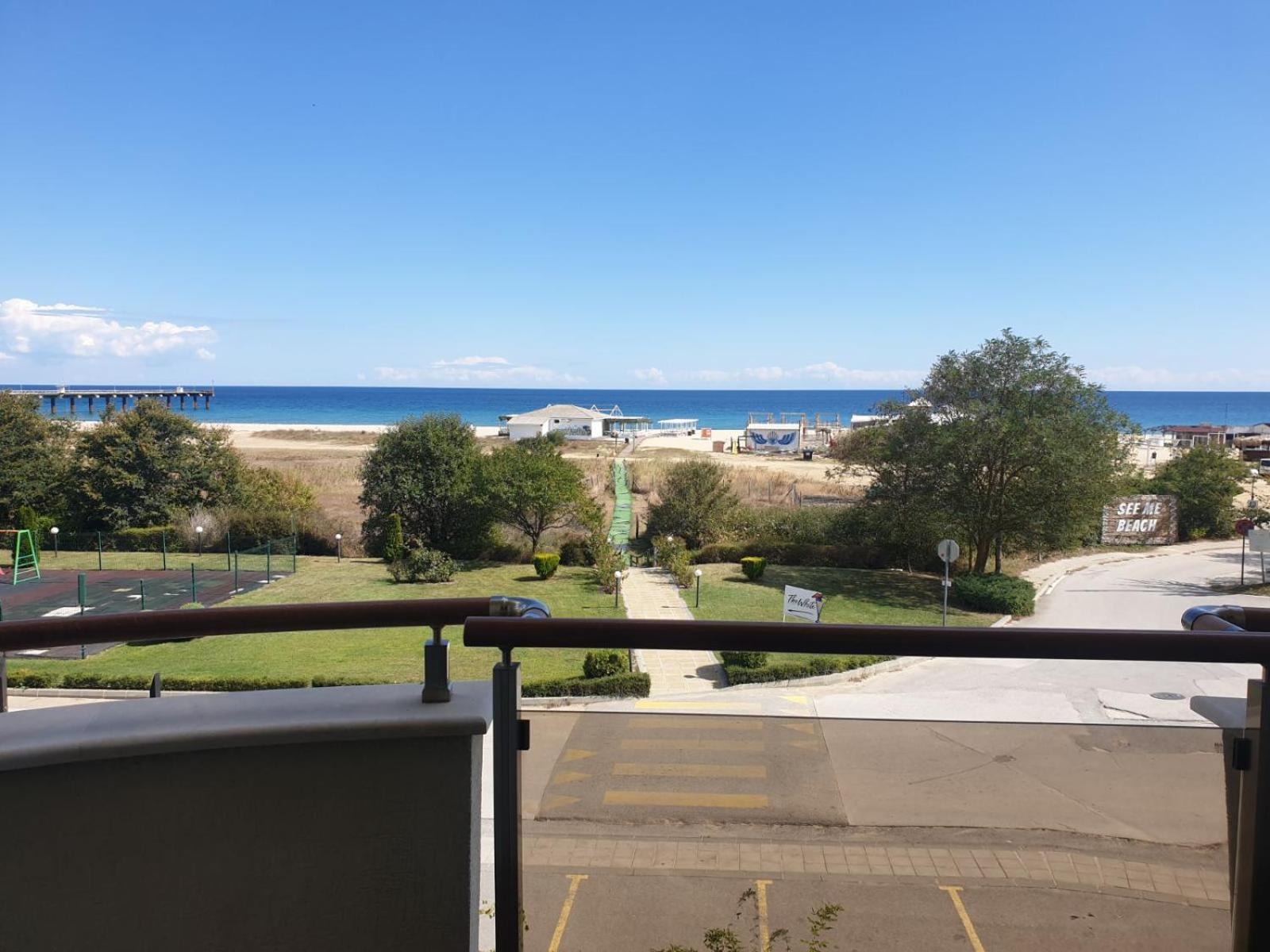 Long Beach Resort シュコルピロフツ エクステリア 写真